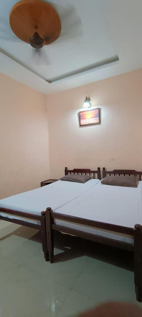Classic Tourist Home Kochi Bagian luar foto