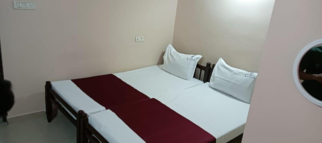 Classic Tourist Home Kochi Bagian luar foto