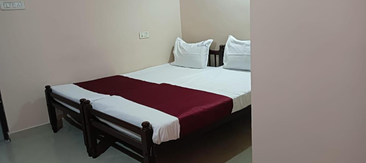 Classic Tourist Home Kochi Bagian luar foto